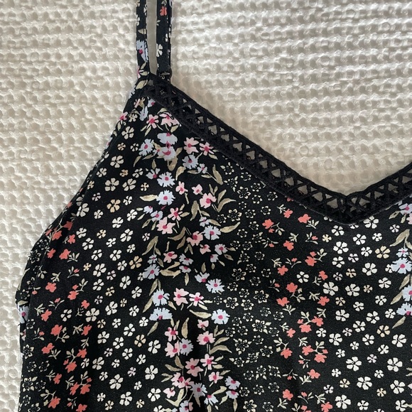 SO Goods For Life Black Floral Flowy Tank Top - XS - Picture 3 of 5